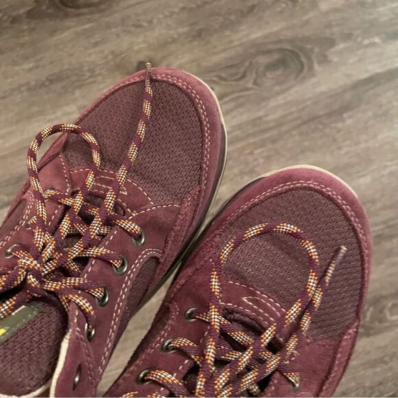 LL Bean Women's Snow Sneakers 4, Low Lace-Up - Picture 6 of 8